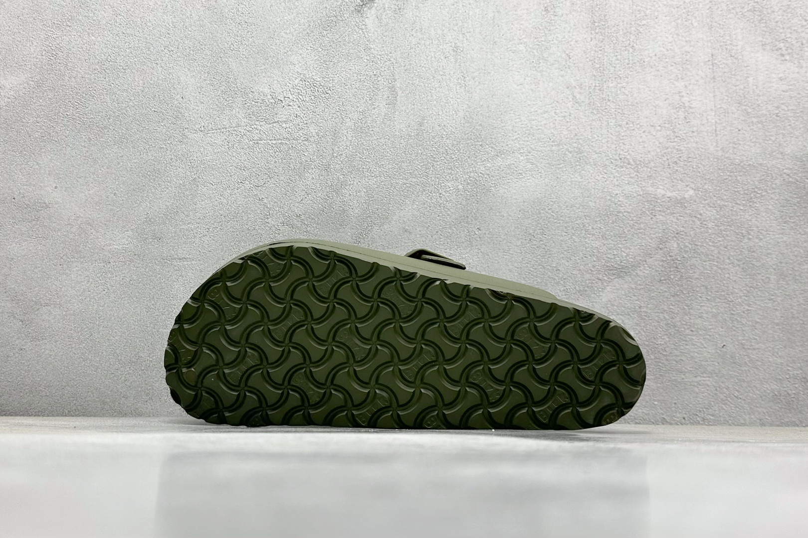  终端放店
J版 Birkenstock 博肯/EVA 半包头 慕勒拖鞋 
大厂出品 夏季走量必备爆款🔥