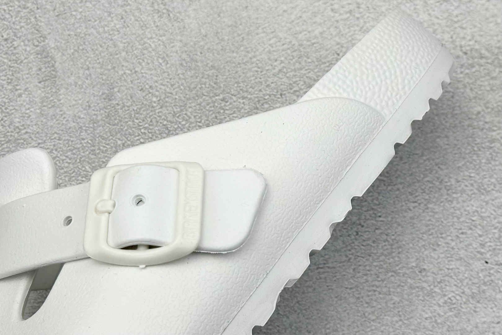  终端放店
J版 Birkenstock 博肯/EVA 半包头 慕勒拖鞋 
大厂出品 夏季走量必备爆款🔥