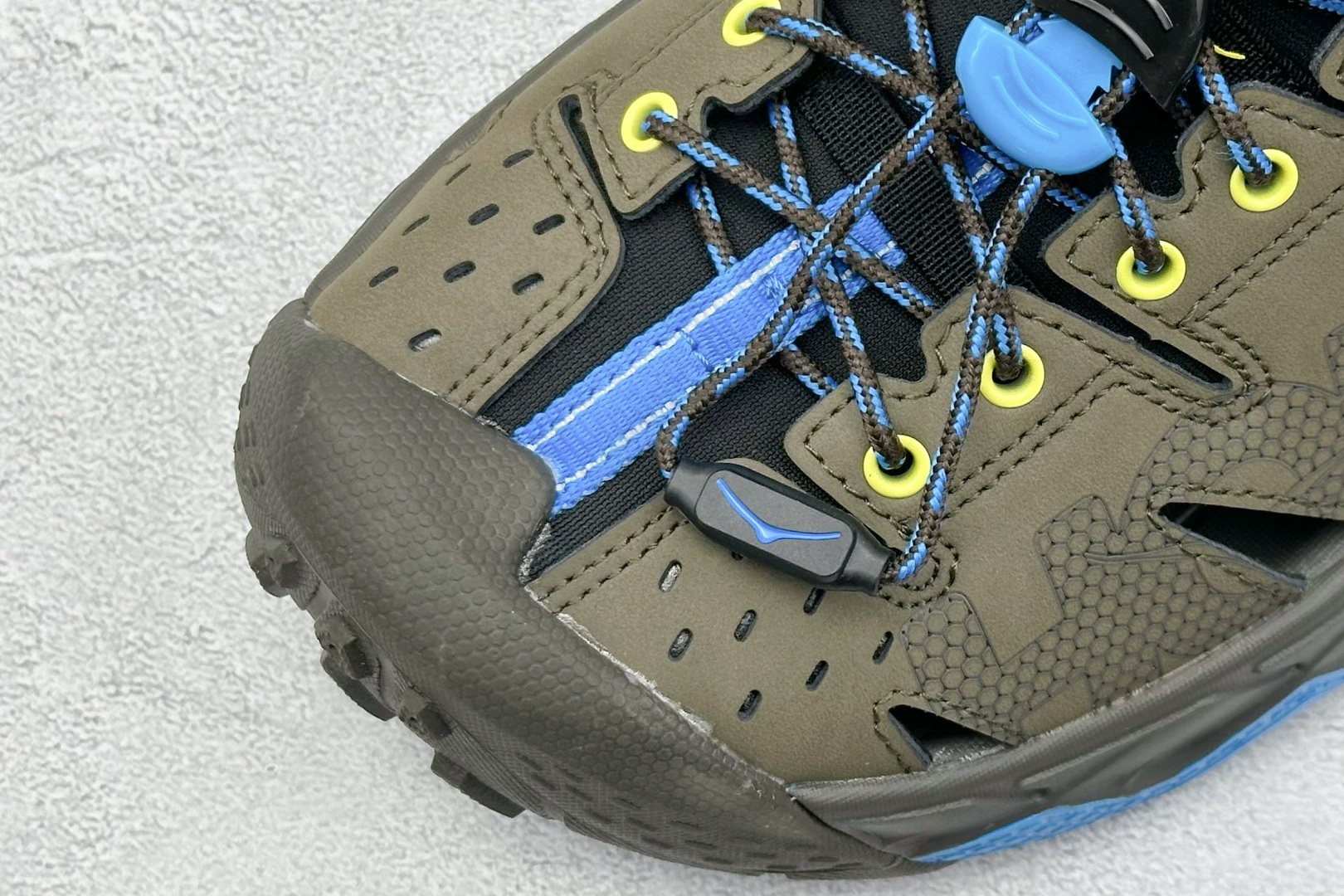  
Hoka W Hopara 霍帕拉系列水路两用溯溪涉水休闲户外露营凉鞋

尺码：36 36.5 37