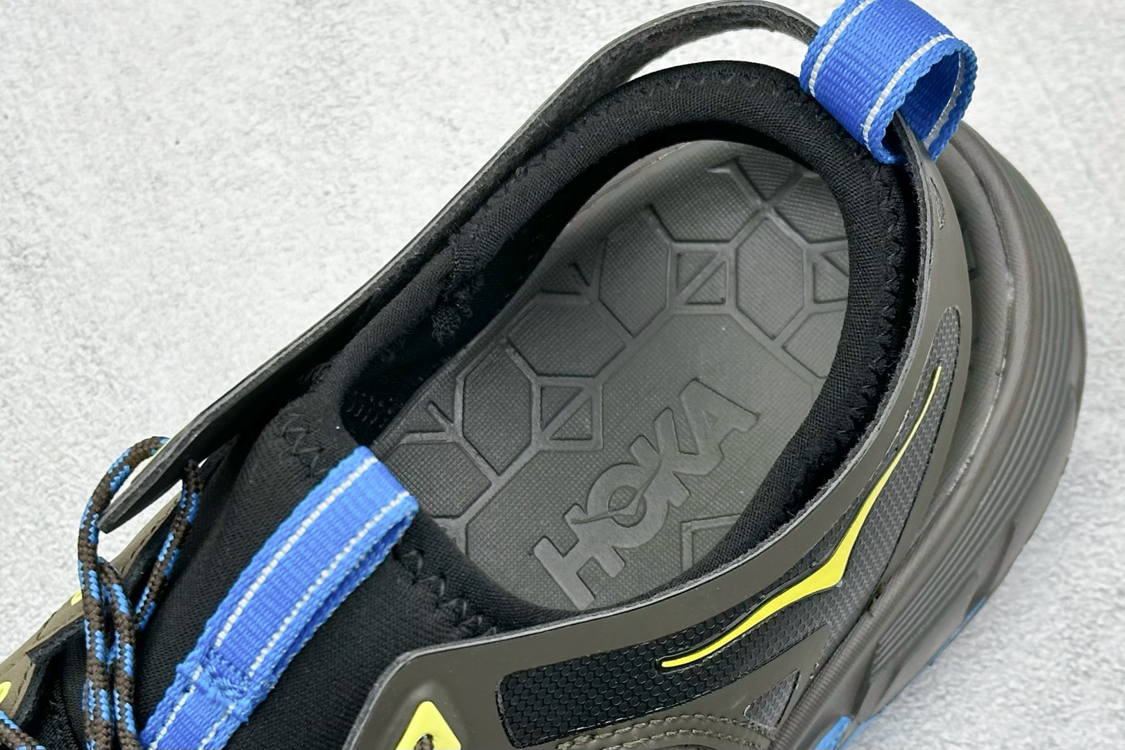  
Hoka W Hopara 霍帕拉系列水路两用溯溪涉水休闲户外露营凉鞋

尺码：36 36.5 37