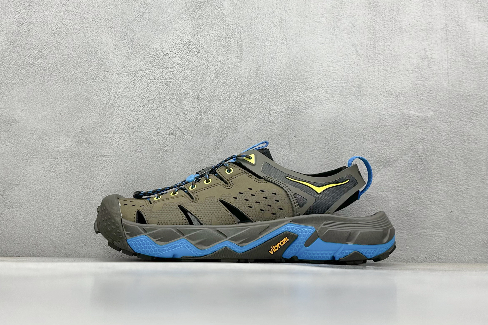  
Hoka W Hopara 霍帕拉系列水路两用溯溪涉水休闲户外露营凉鞋

尺码：36 36.5 37