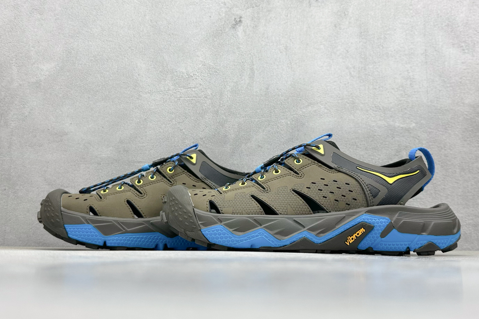  
Hoka W Hopara 霍帕拉系列水路两用溯溪涉水休闲户外露营凉鞋

尺码：36 36.5 37