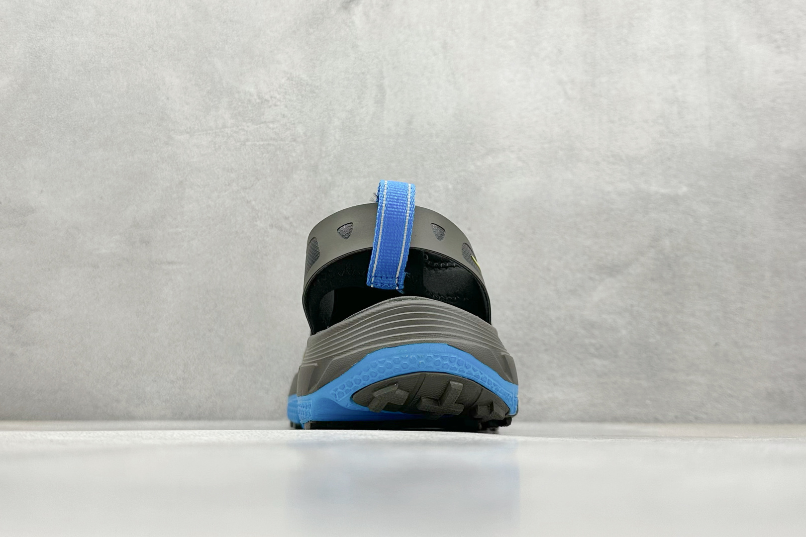  
Hoka W Hopara 霍帕拉系列水路两用溯溪涉水休闲户外露营凉鞋

尺码：36 36.5 37