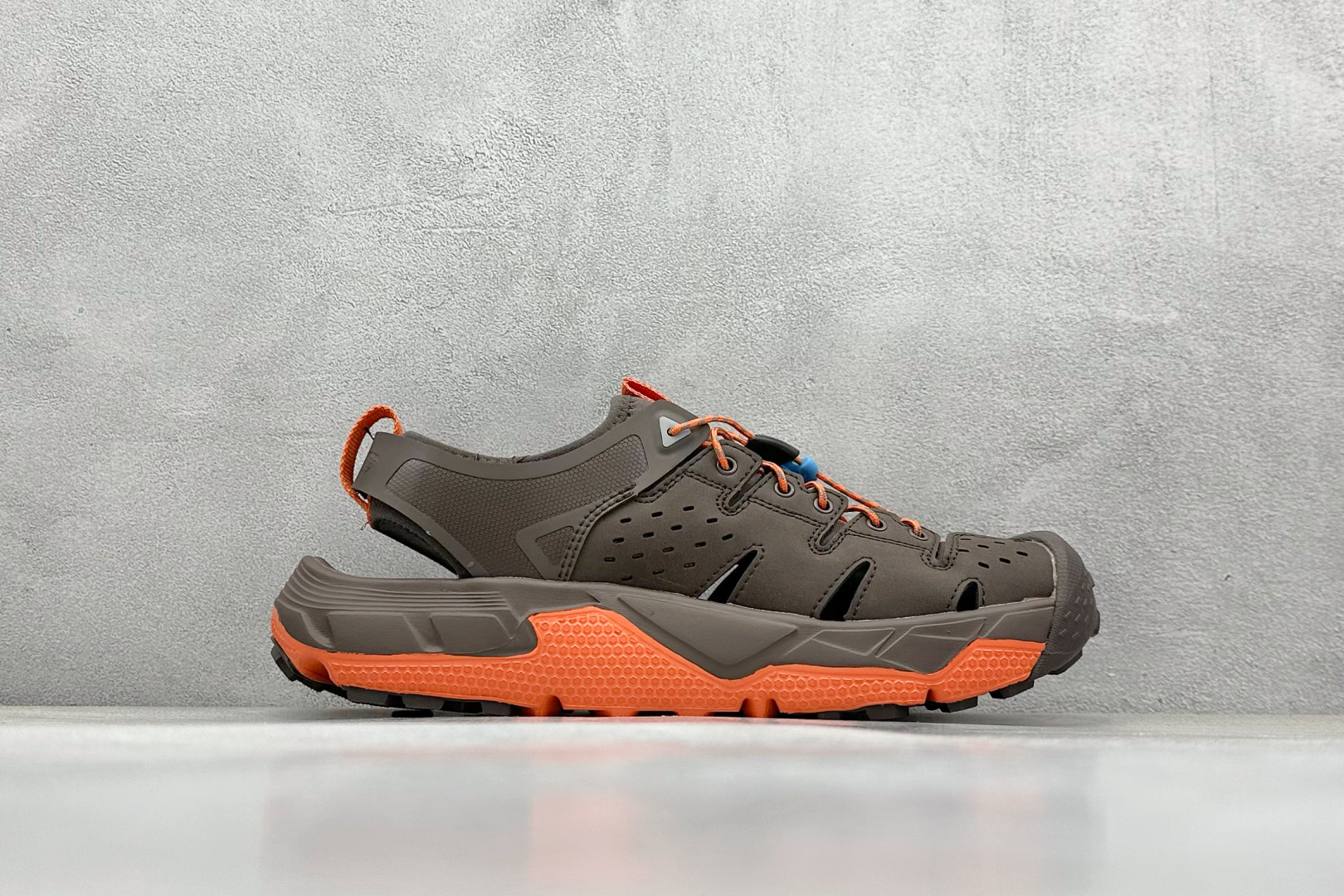  
Hoka W Hopara 霍帕拉系列水路两用溯溪涉水休闲户外露营凉鞋

尺码：36 36.5 37