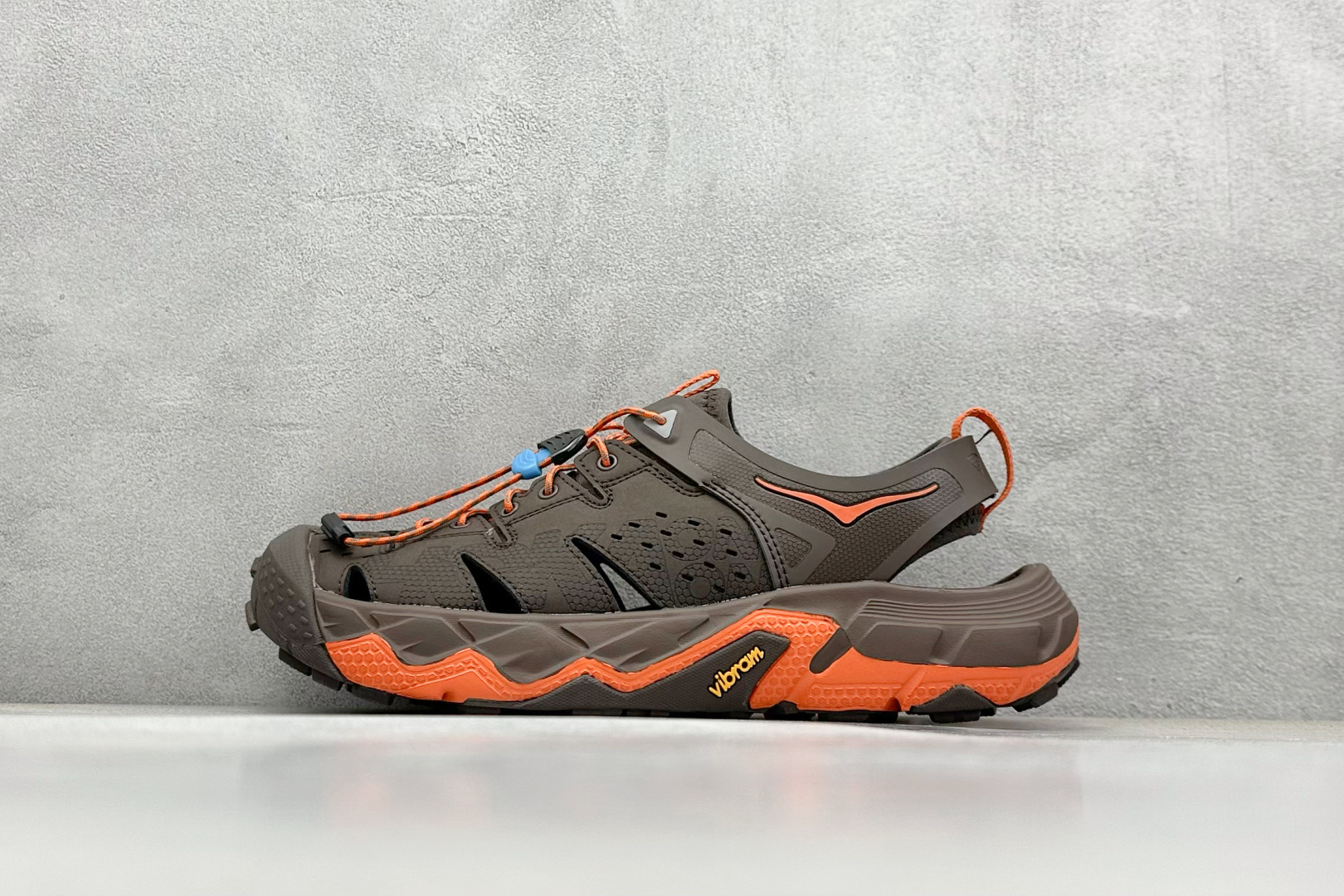  
Hoka W Hopara 霍帕拉系列水路两用溯溪涉水休闲户外露营凉鞋

尺码：36 36.5 37