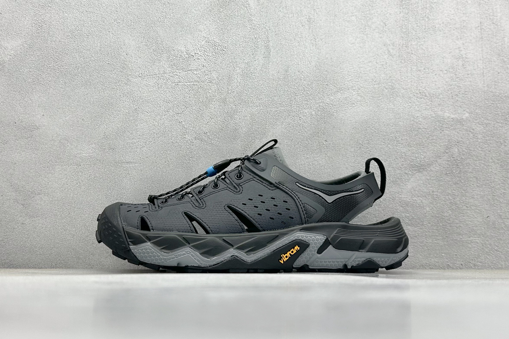  
Hoka W Hopara 霍帕拉系列水路两用溯溪涉水休闲户外露营凉鞋

尺码：36 36.5 37