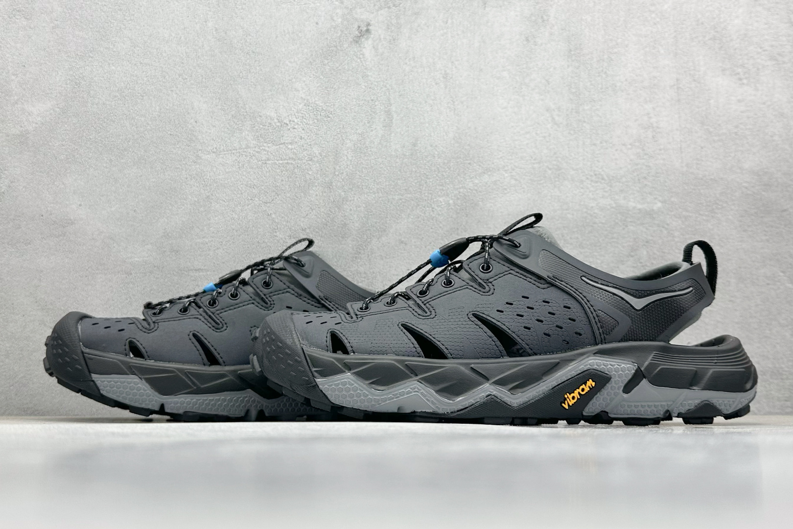  
Hoka W Hopara 霍帕拉系列水路两用溯溪涉水休闲户外露营凉鞋

尺码：36 36.5 37