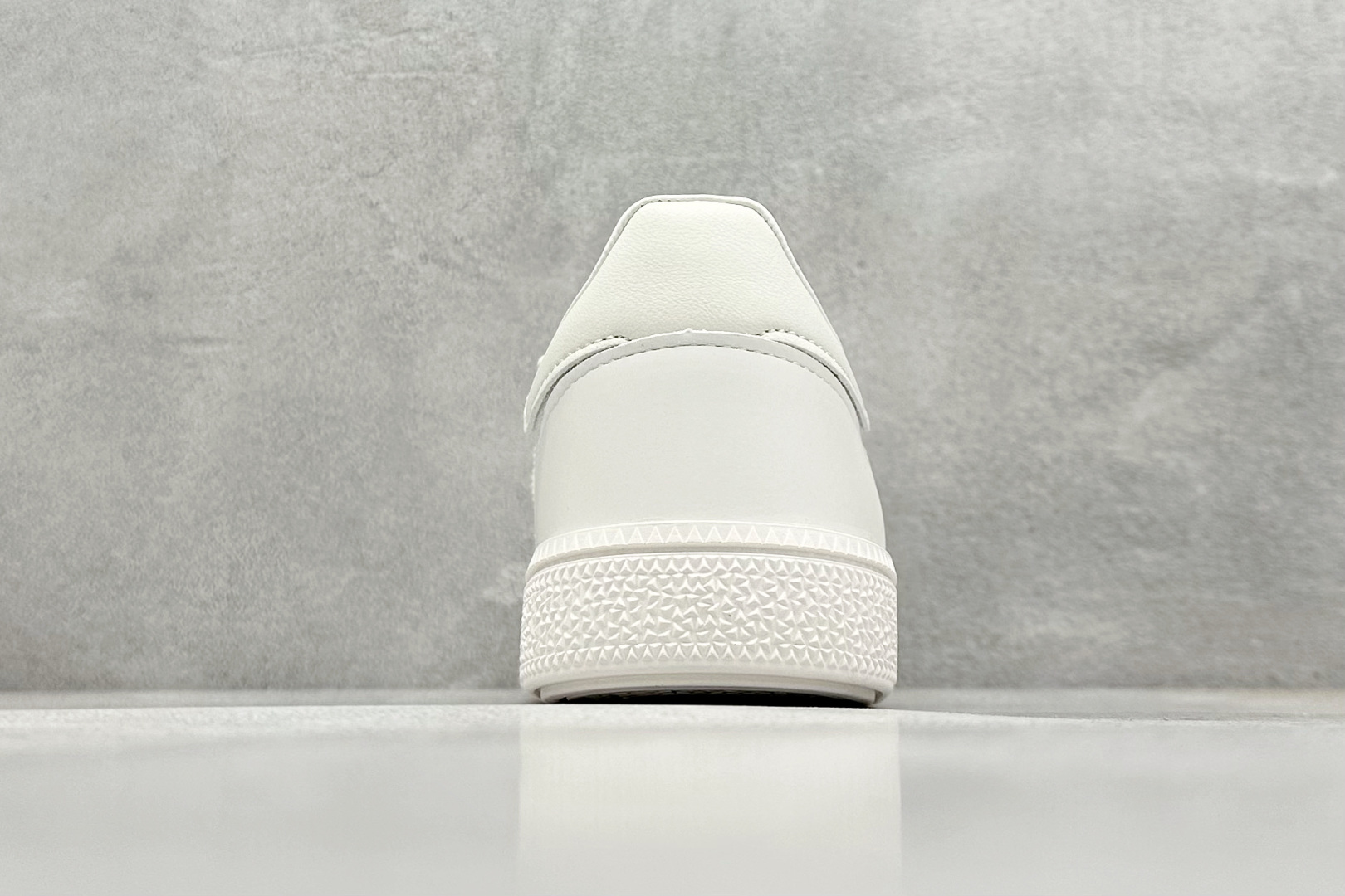  
AD originals Samba Handball Spezial
此款以简约大方的造型设计，给