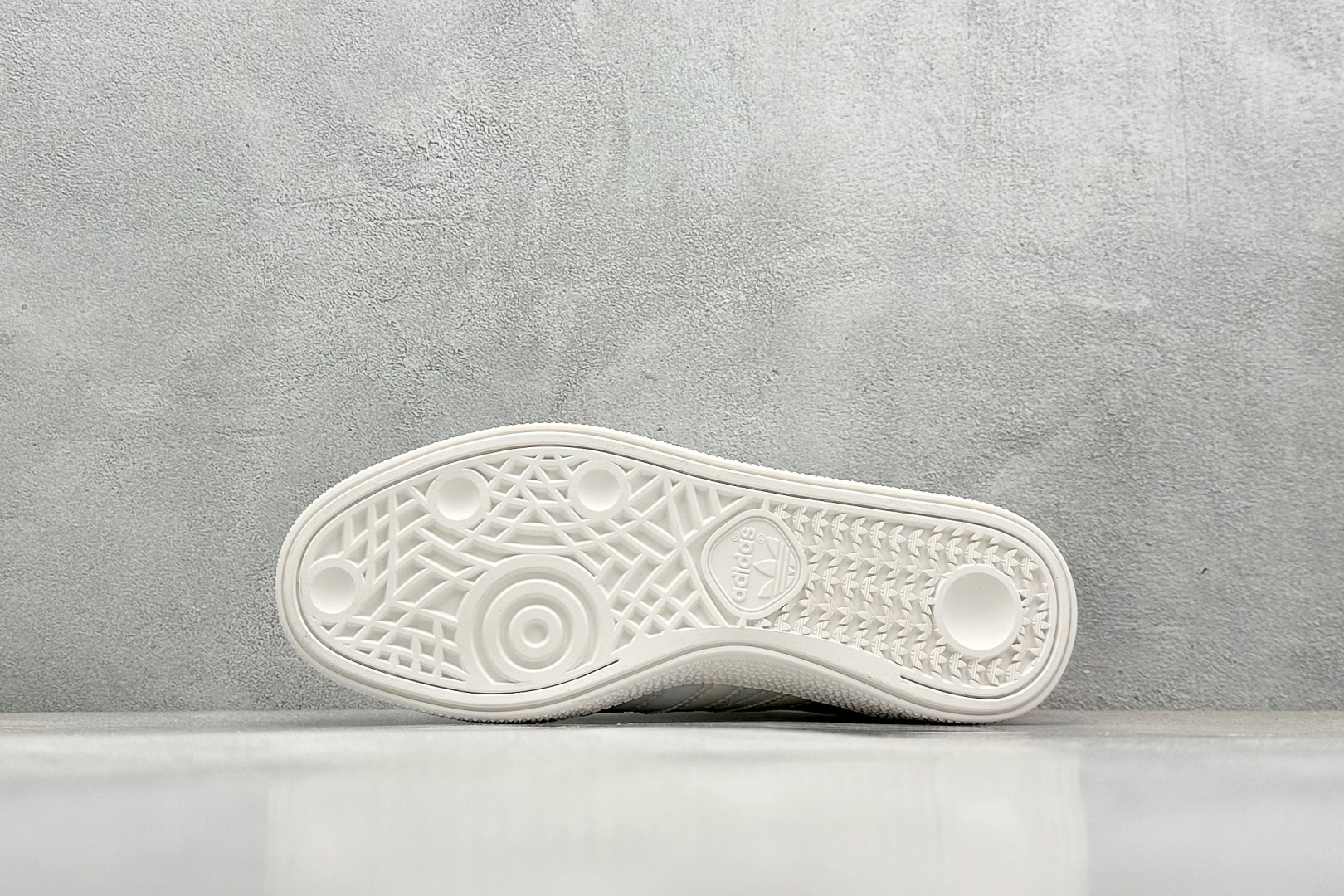  
AD originals Samba Handball Spezial
此款以简约大方的造型设计，给
