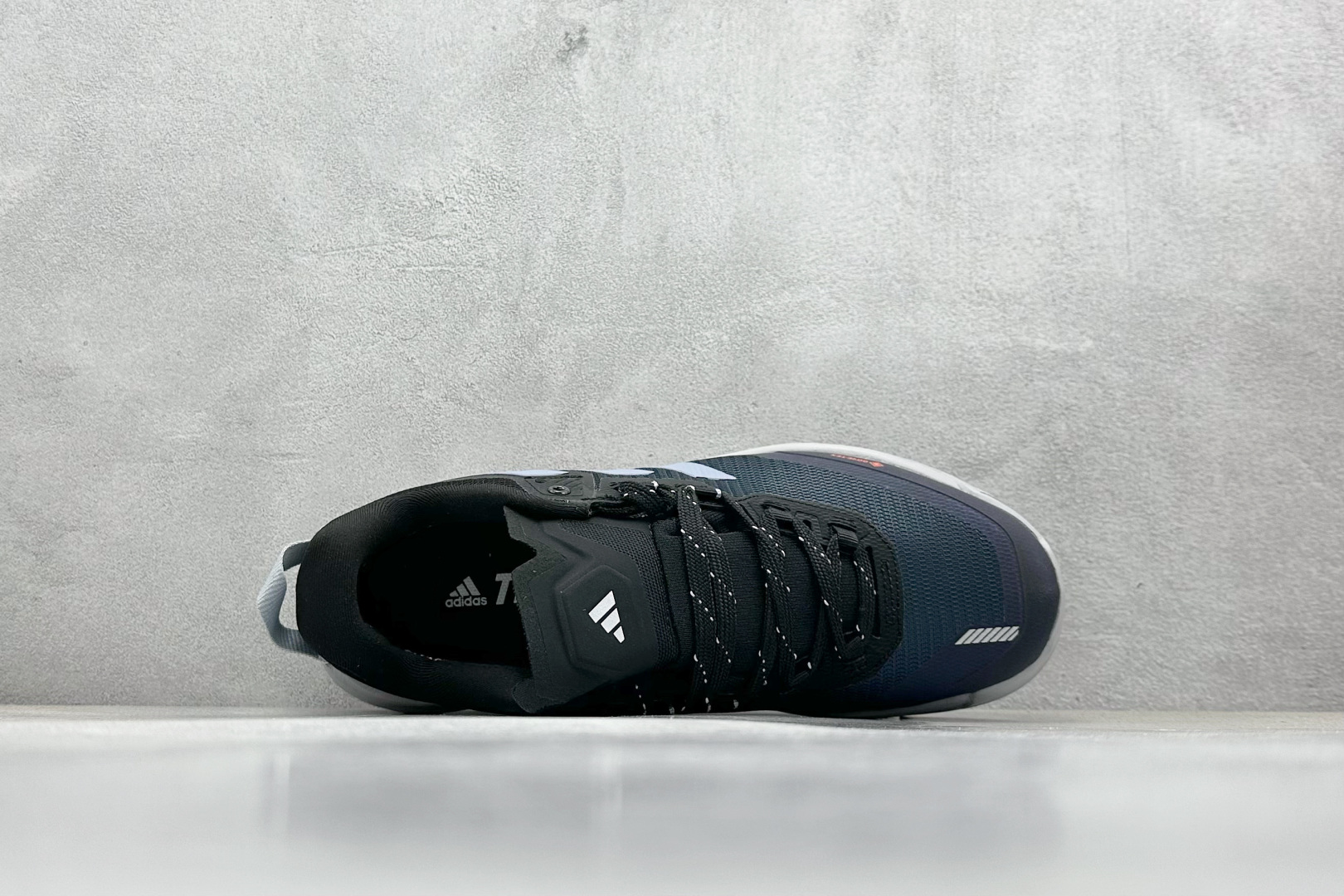  
Adidas TERREX SKYCHASER TECH GTX 
阿迪GTX 运动网面透气跑鞋 
