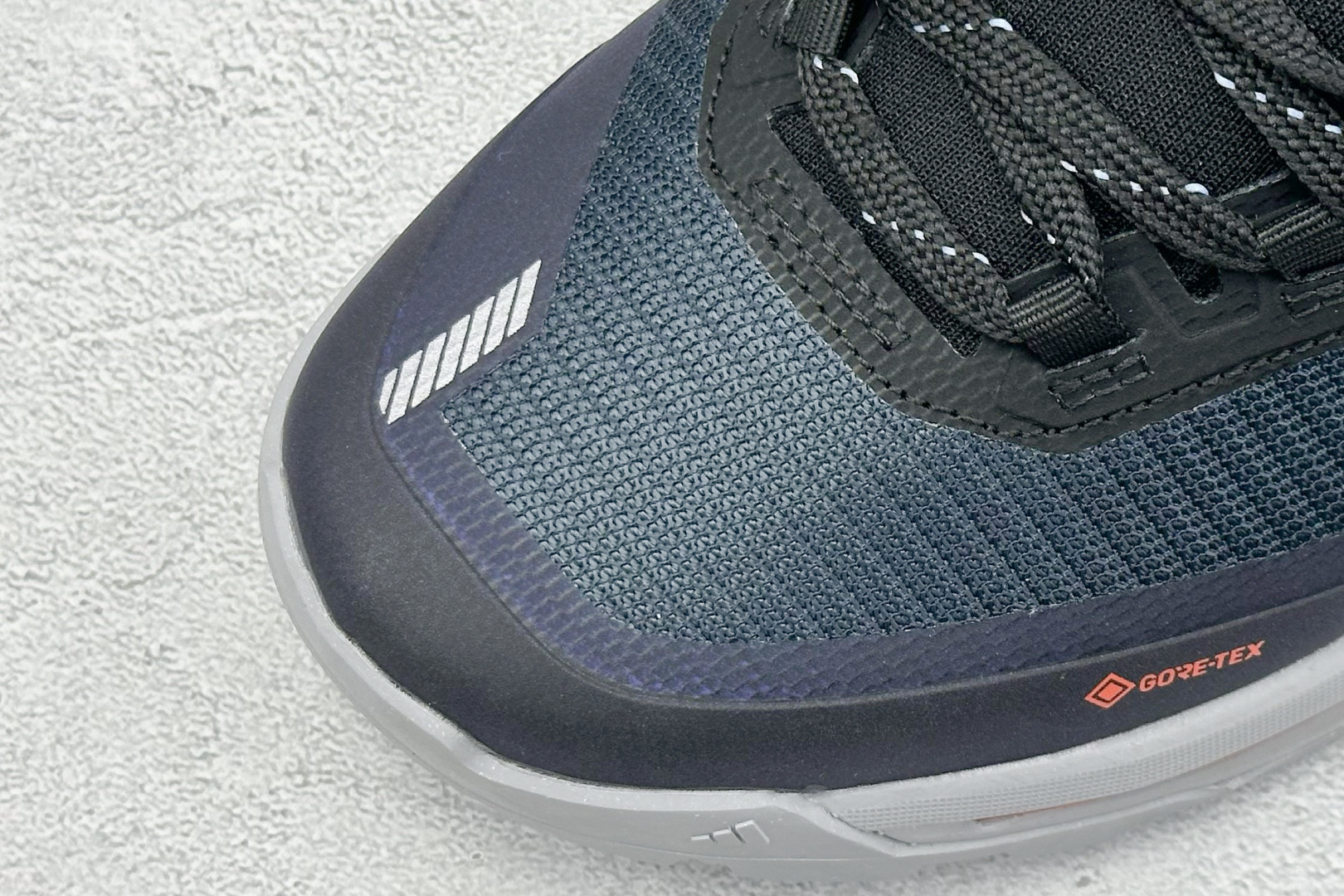  
Adidas TERREX SKYCHASER TECH GTX 
阿迪GTX 运动网面透气跑鞋 
