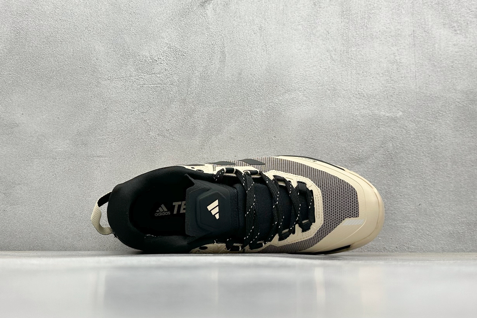  
Adidas TERREX SKYCHASER TECH GTX 
阿迪GTX 运动网面透气跑鞋 
