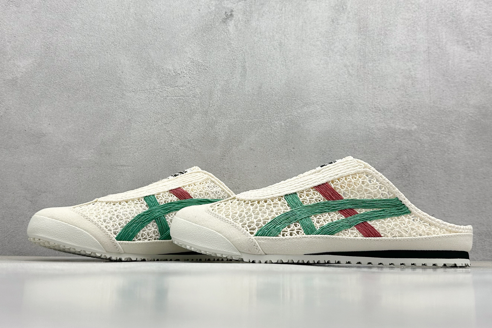  
亚瑟士 /Onitsuka Tiger鬼冢虎 MEXICO 66 SABOT
网面透气 新款舒适一脚