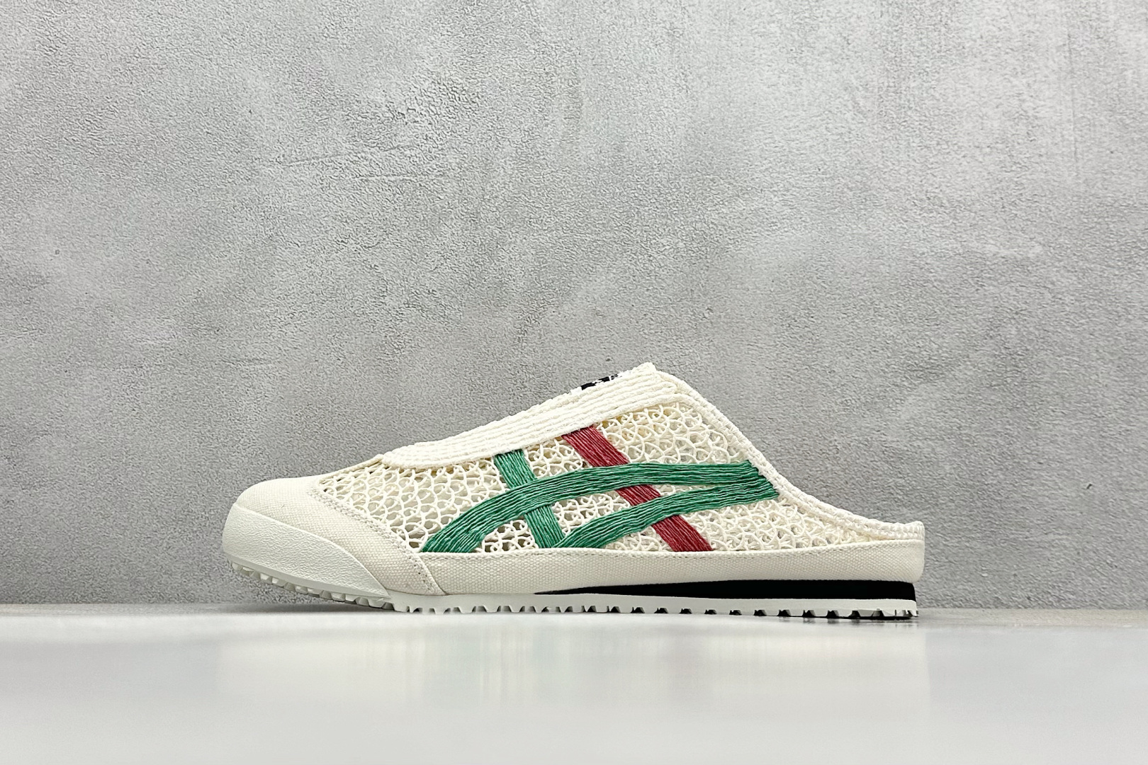  
亚瑟士 /Onitsuka Tiger鬼冢虎 MEXICO 66 SABOT
网面透气 新款舒适一脚
