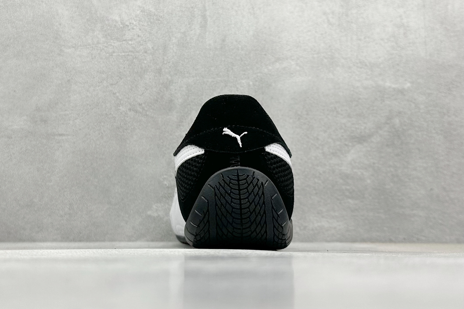  
PUMA Speedcat Go薄底鞋柔软舒适防滑耐磨低帮生 活休闲鞋

货号： 
尺码：36-40