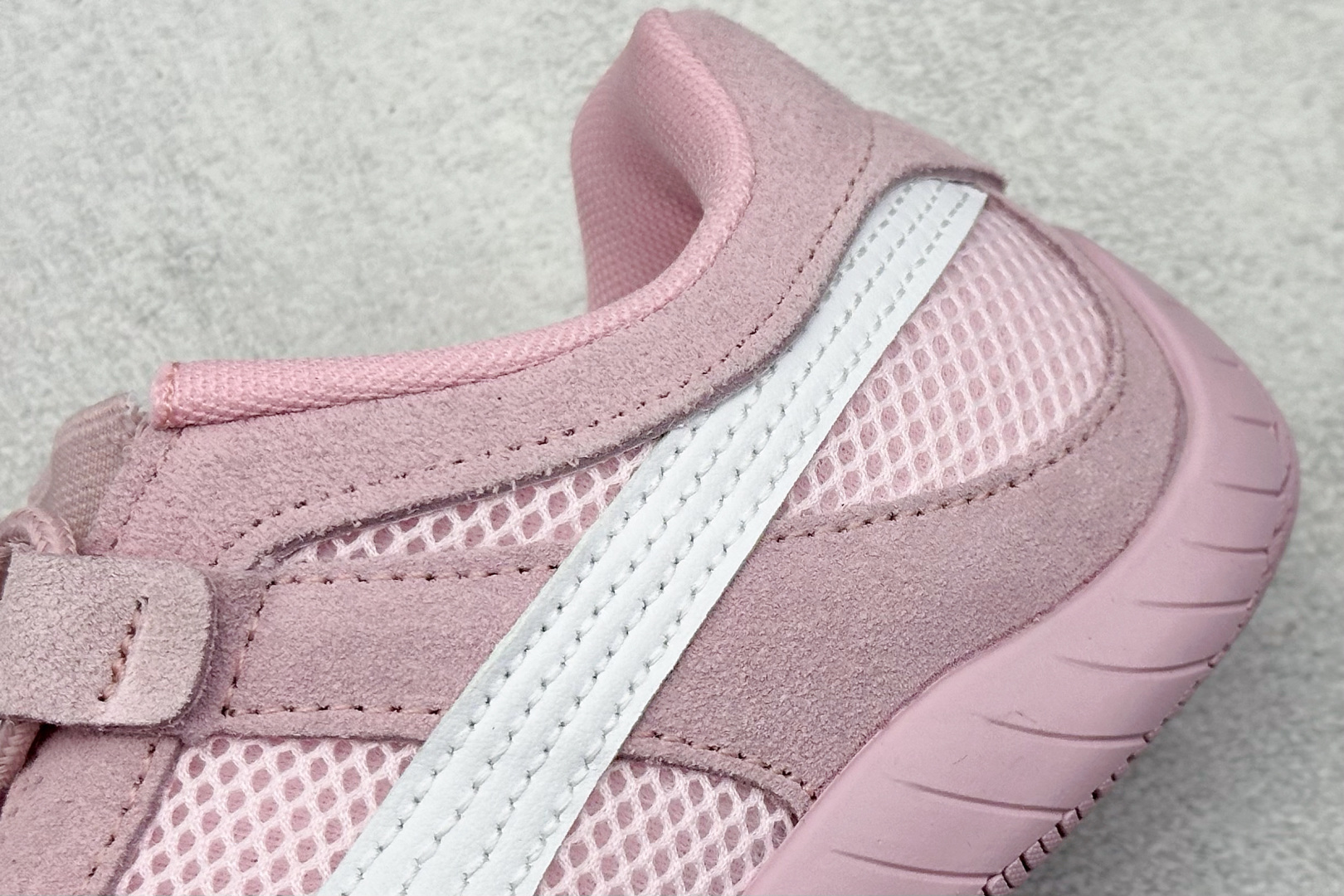  
PUMA Speedcat Go薄底鞋柔软舒适防滑耐磨低帮生 活休闲鞋

货号： 
尺码：36-40