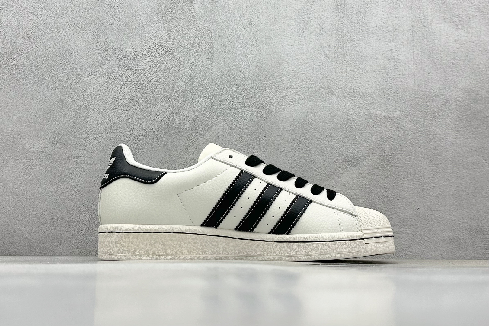 AD Originals Superstar x Louis Vuitton 白黑 JY8902