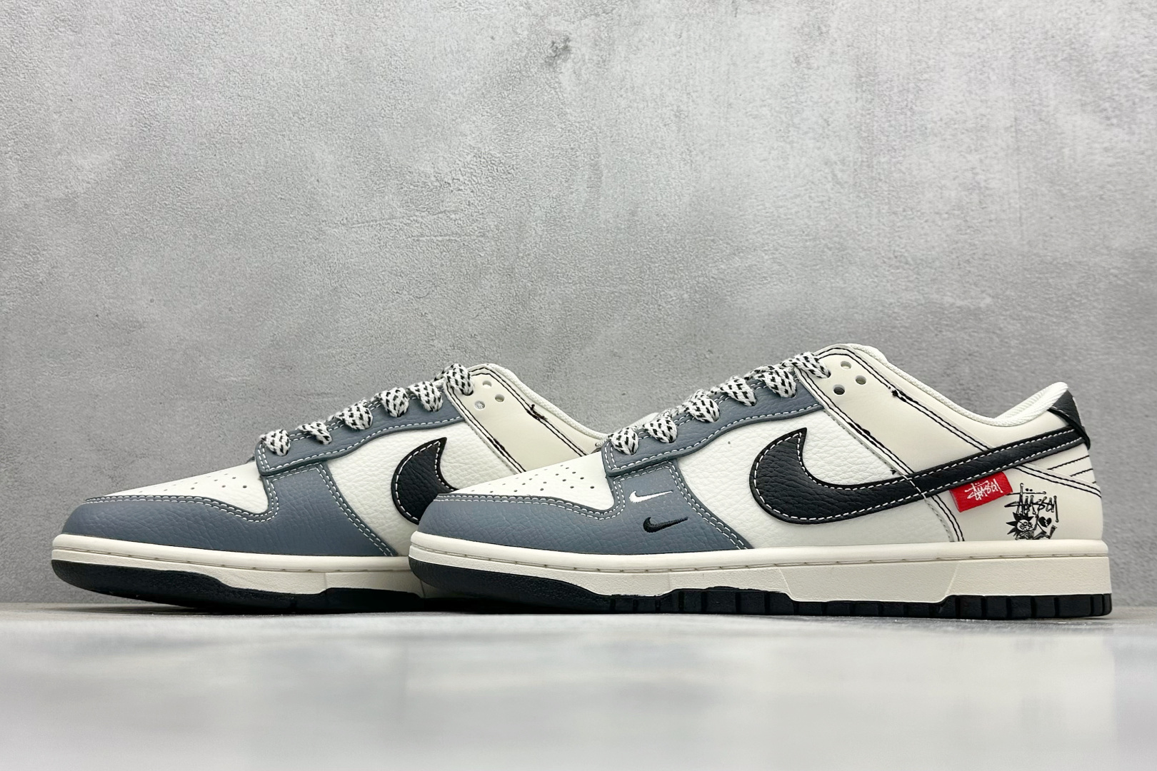  
Nike SB Dunk Low x 斯图西联名 
纯原大厂出品 极力推荐
原装头层材料 独家版型蒸