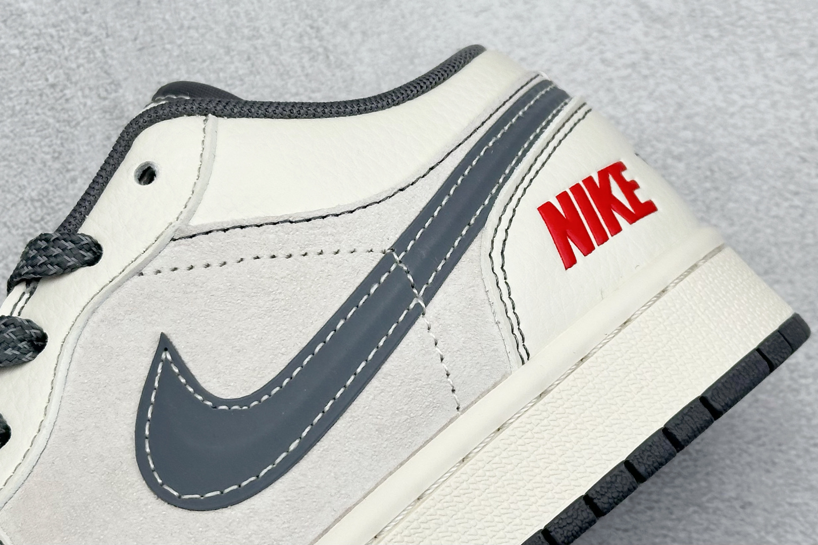  
Nike SB Dunk Low x NIKe联名 
纯原大厂出品 极力推荐
原装头层材料 独家版型