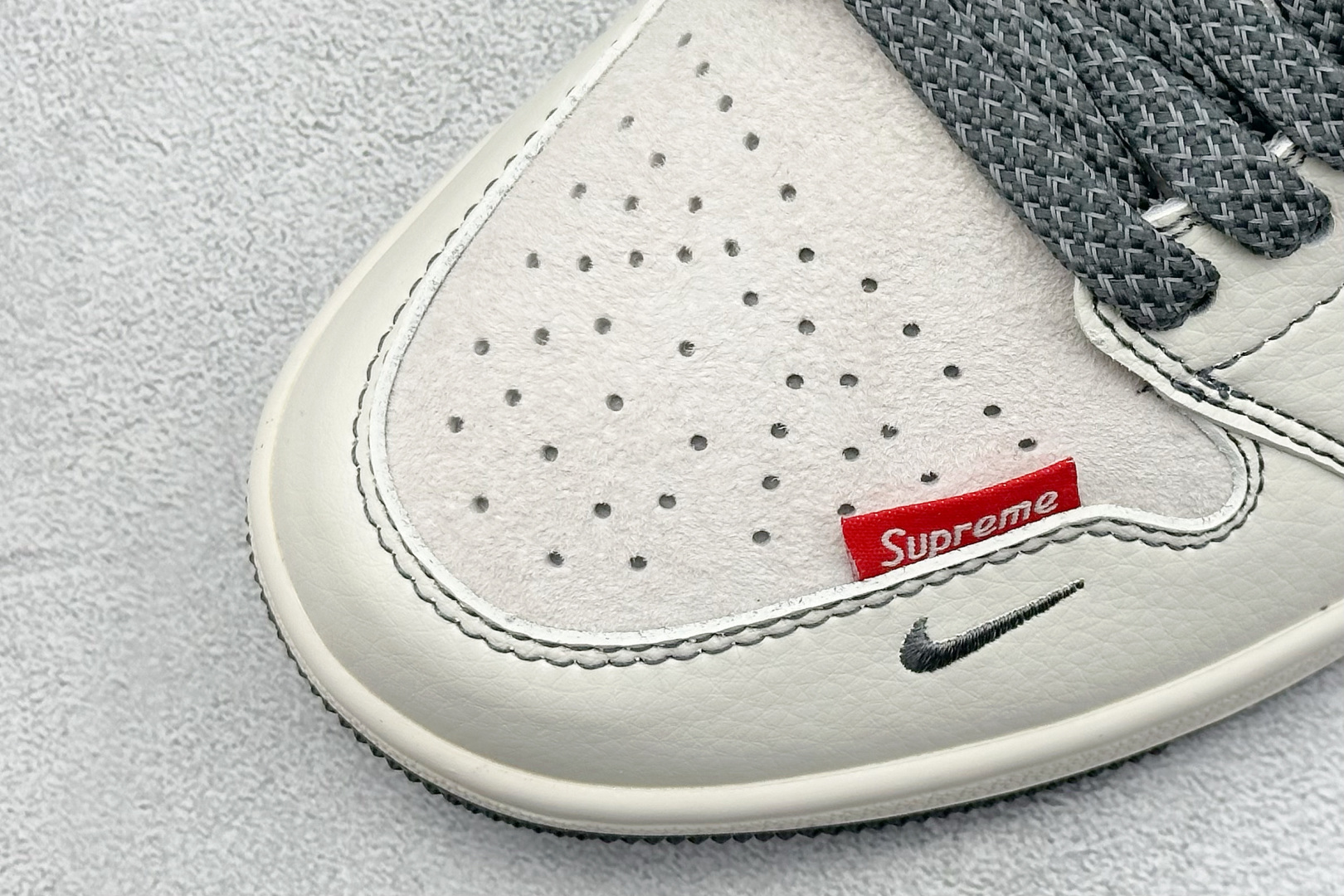  
Nike SB Dunk Low x NIKe联名 
纯原大厂出品 极力推荐
原装头层材料 独家版型