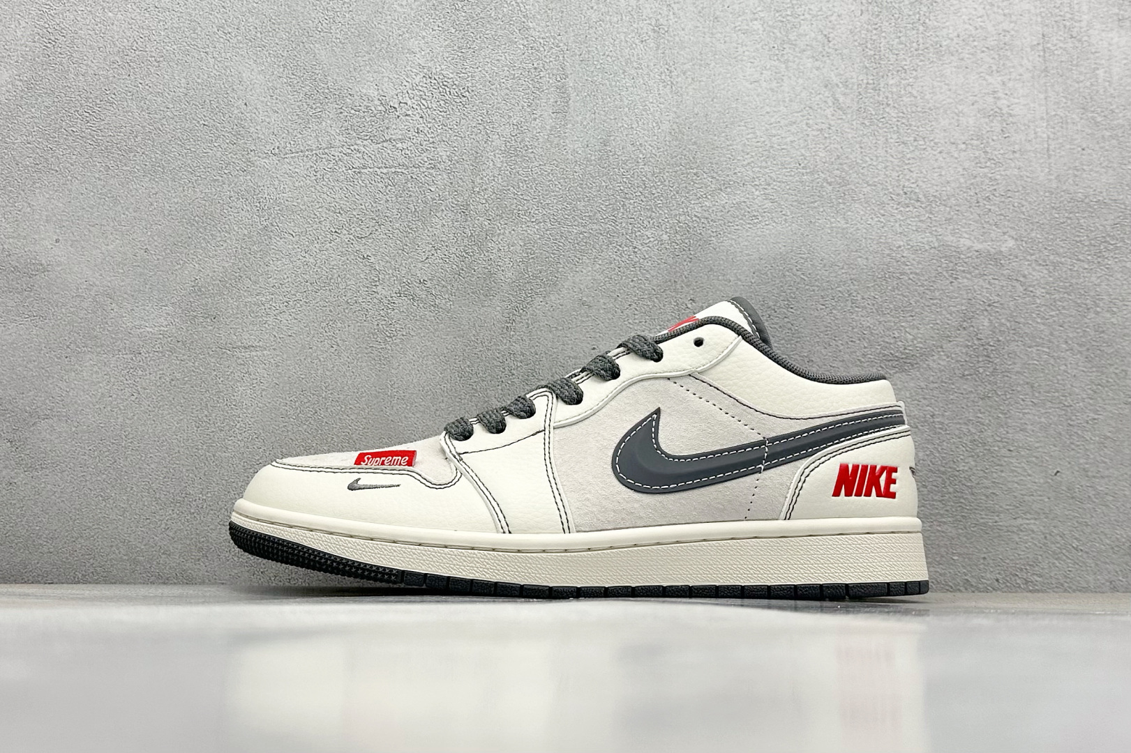  
Nike SB Dunk Low x NIKe联名 
纯原大厂出品 极力推荐
原装头层材料 独家版型