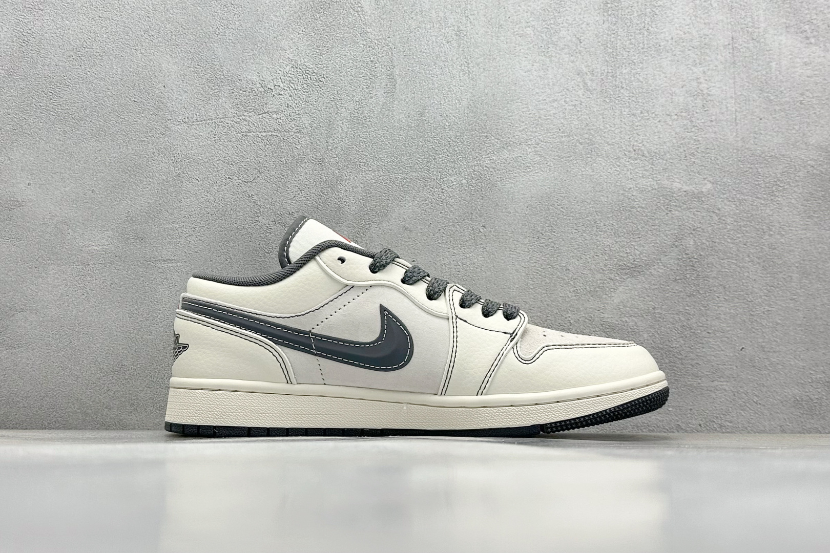  
Nike SB Dunk Low x NIKe联名 
纯原大厂出品 极力推荐
原装头层材料 独家版型