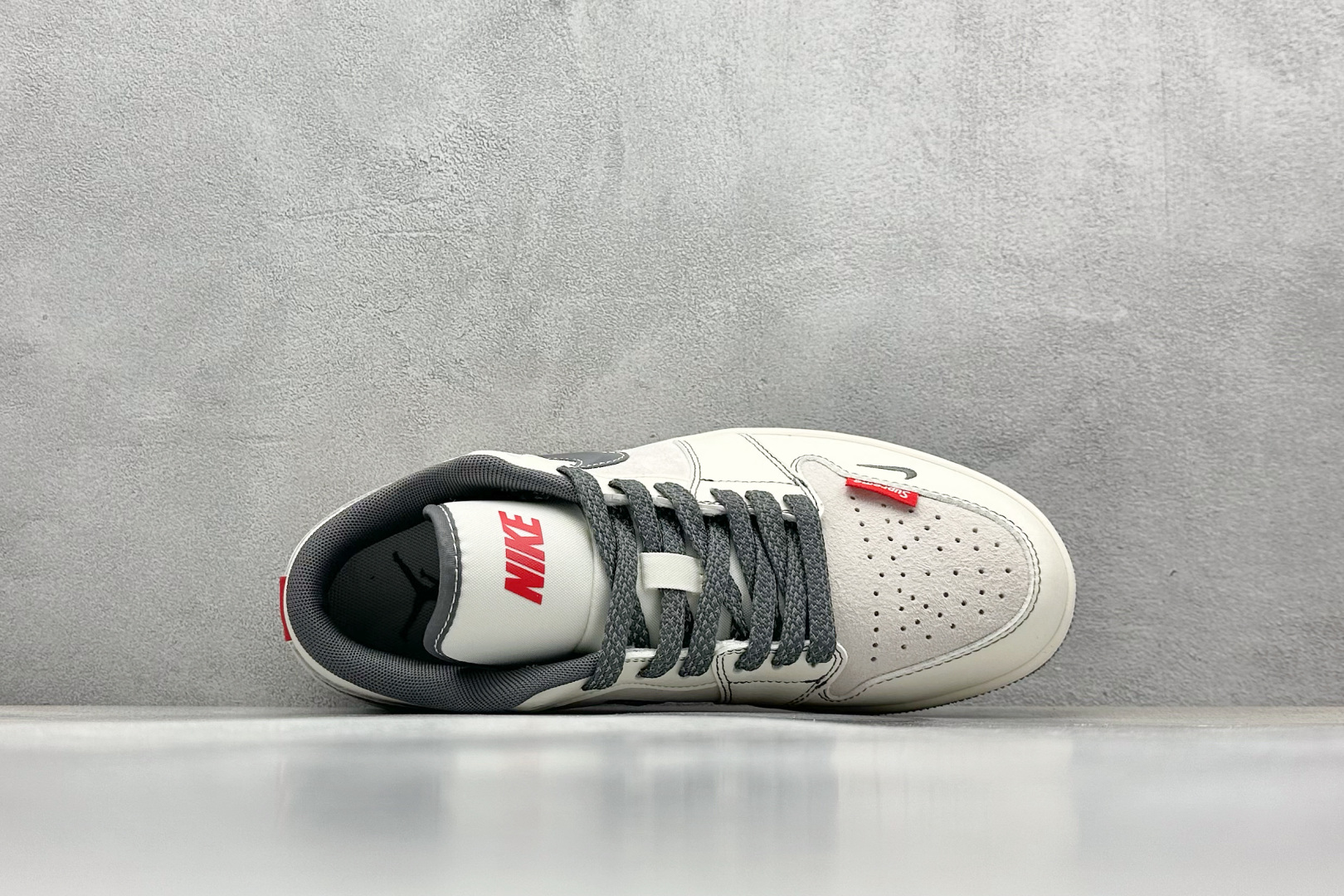 
Nike SB Dunk Low x NIKe联名 
纯原大厂出品 极力推荐
原装头层材料 独家版型