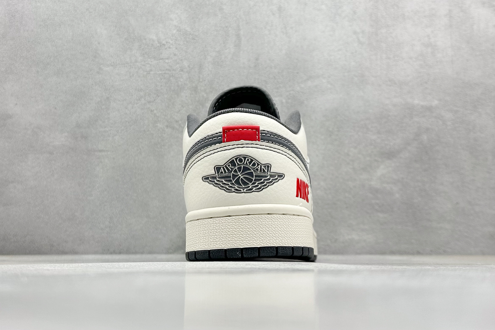  
Nike SB Dunk Low x NIKe联名 
纯原大厂出品 极力推荐
原装头层材料 独家版型