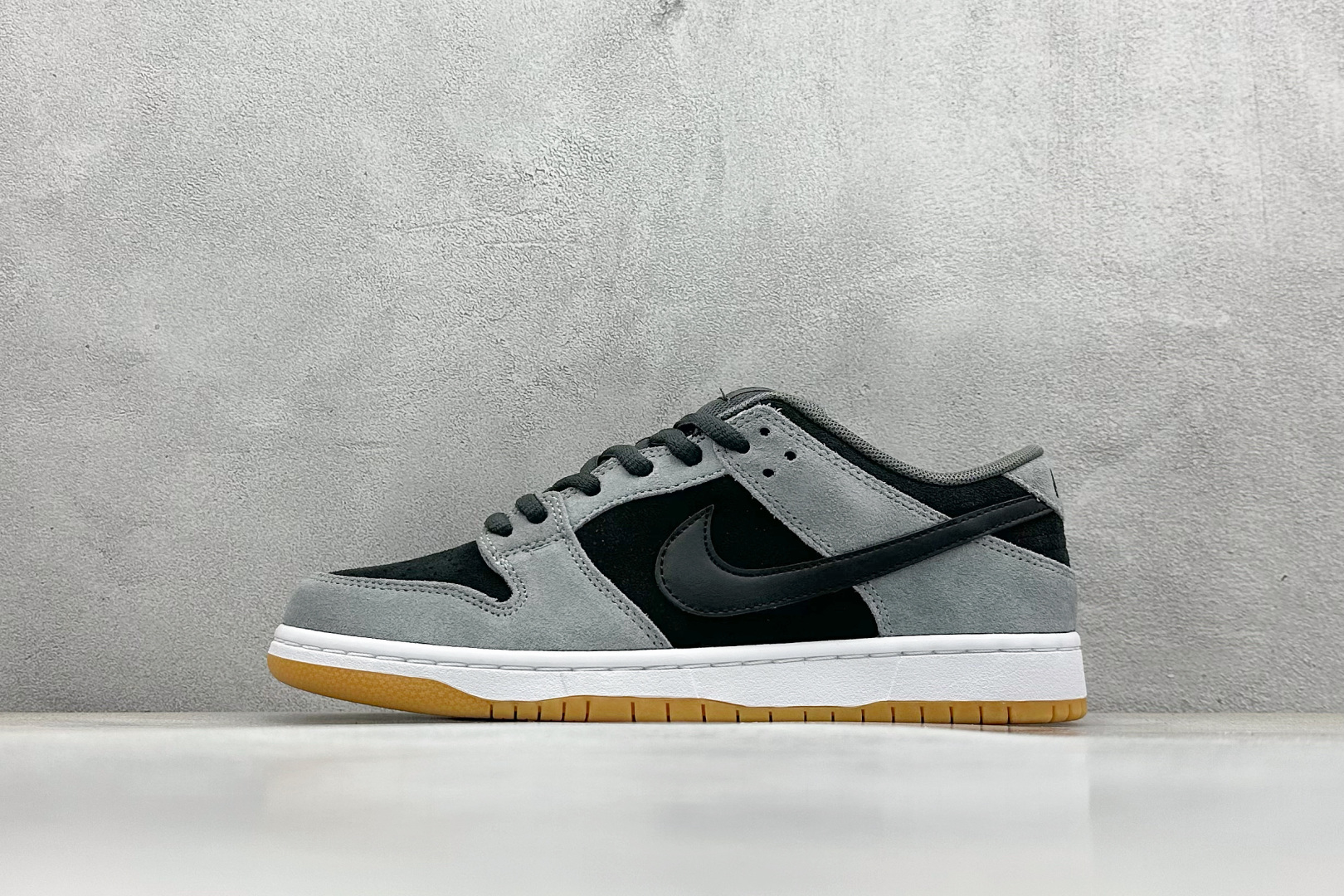  
A版 Nike SB Dunk Low 黑灰色 低帮休闲板鞋 

货号：HF3063-001
尺码
