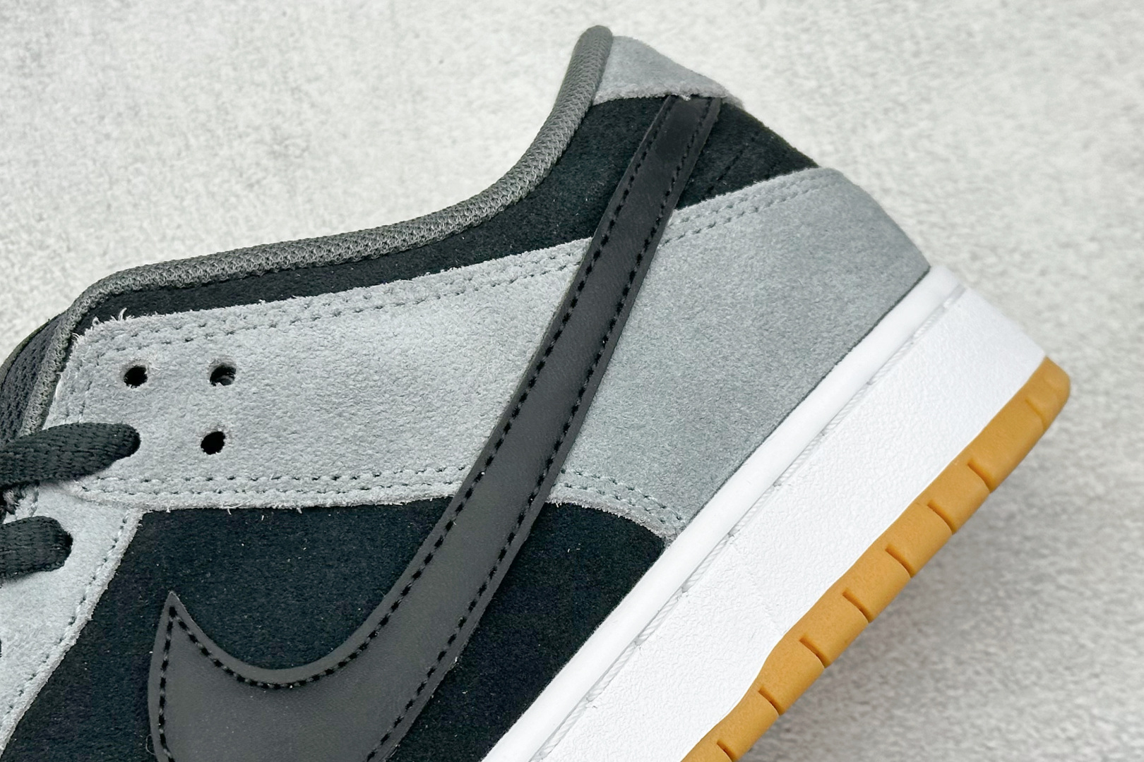  
A版 Nike SB Dunk Low 黑灰色 低帮休闲板鞋 

货号：HF3063-001
尺码