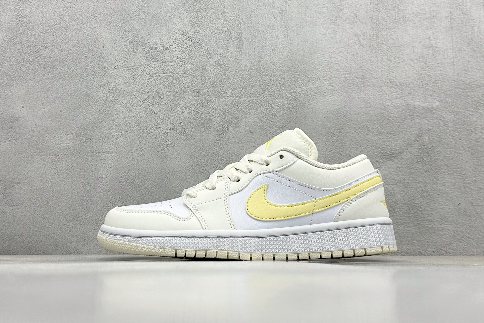福利特价 
Air Jordan 1 低帮 复古篮球鞋
纯原大厂出品 极力推荐
定制鞋盒 大厂纯原品质出