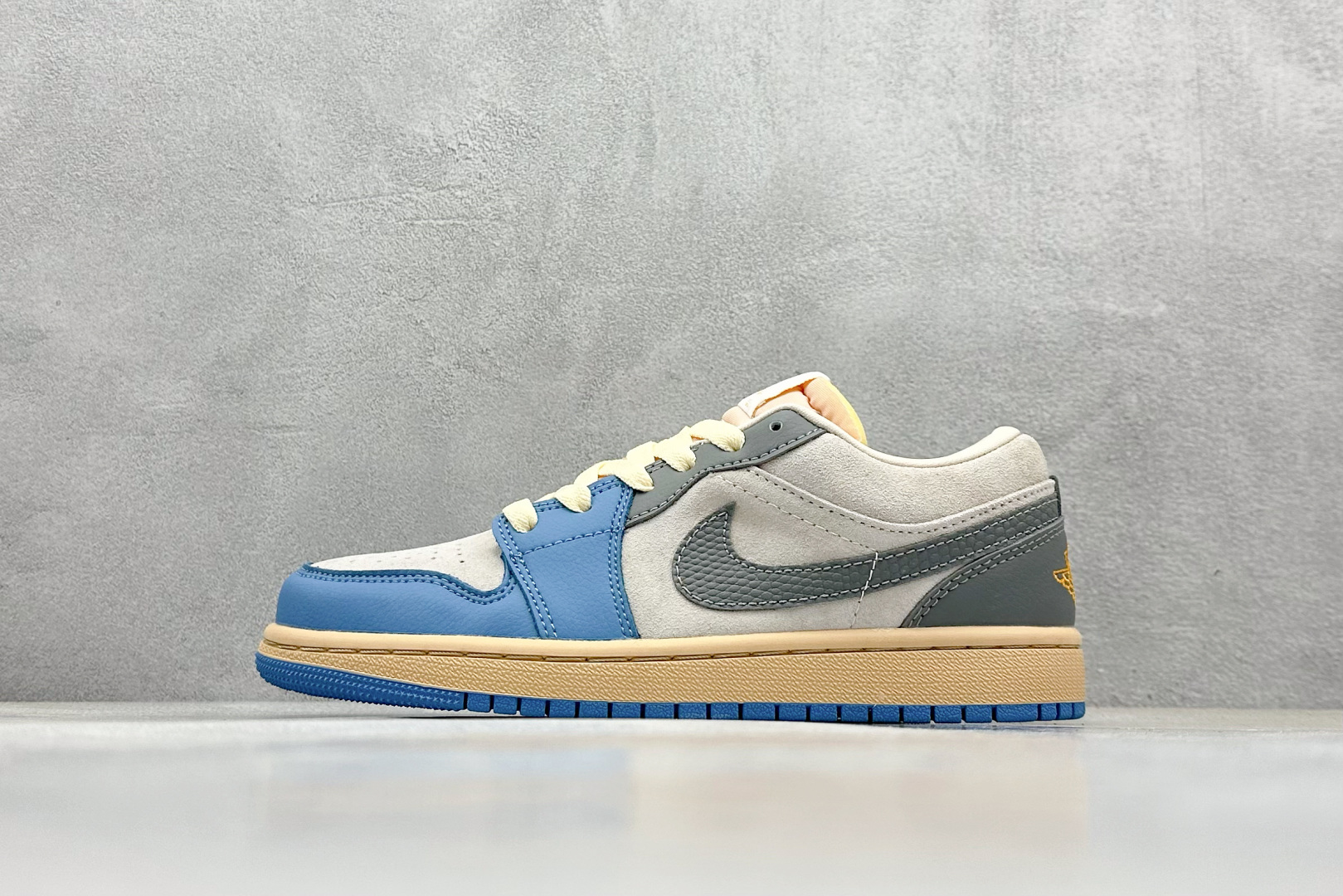 福利特价 
Air Jordan 1 低帮 复古篮球鞋
纯原大厂出品 极力推荐
定制鞋盒 大厂纯原品质出
