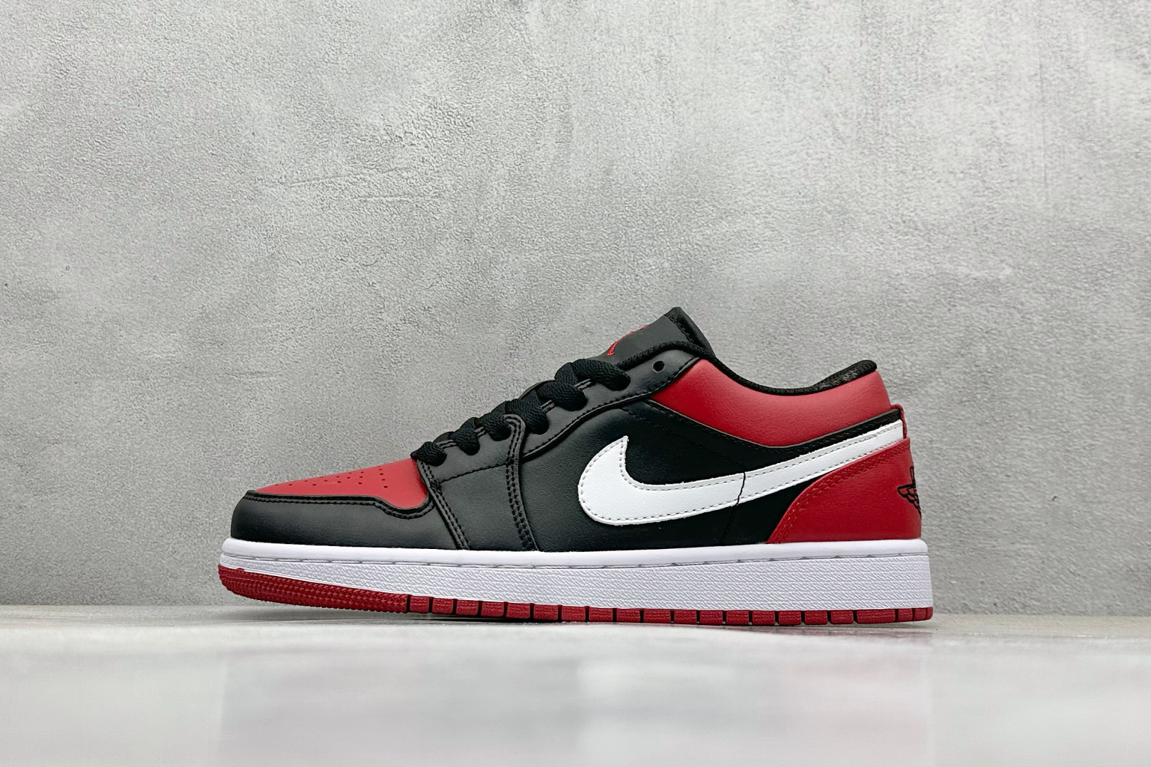 福利特价 
Air Jordan 1 低帮 复古篮球鞋
纯原大厂出品 极力推荐
定制鞋盒 大厂纯原品质出