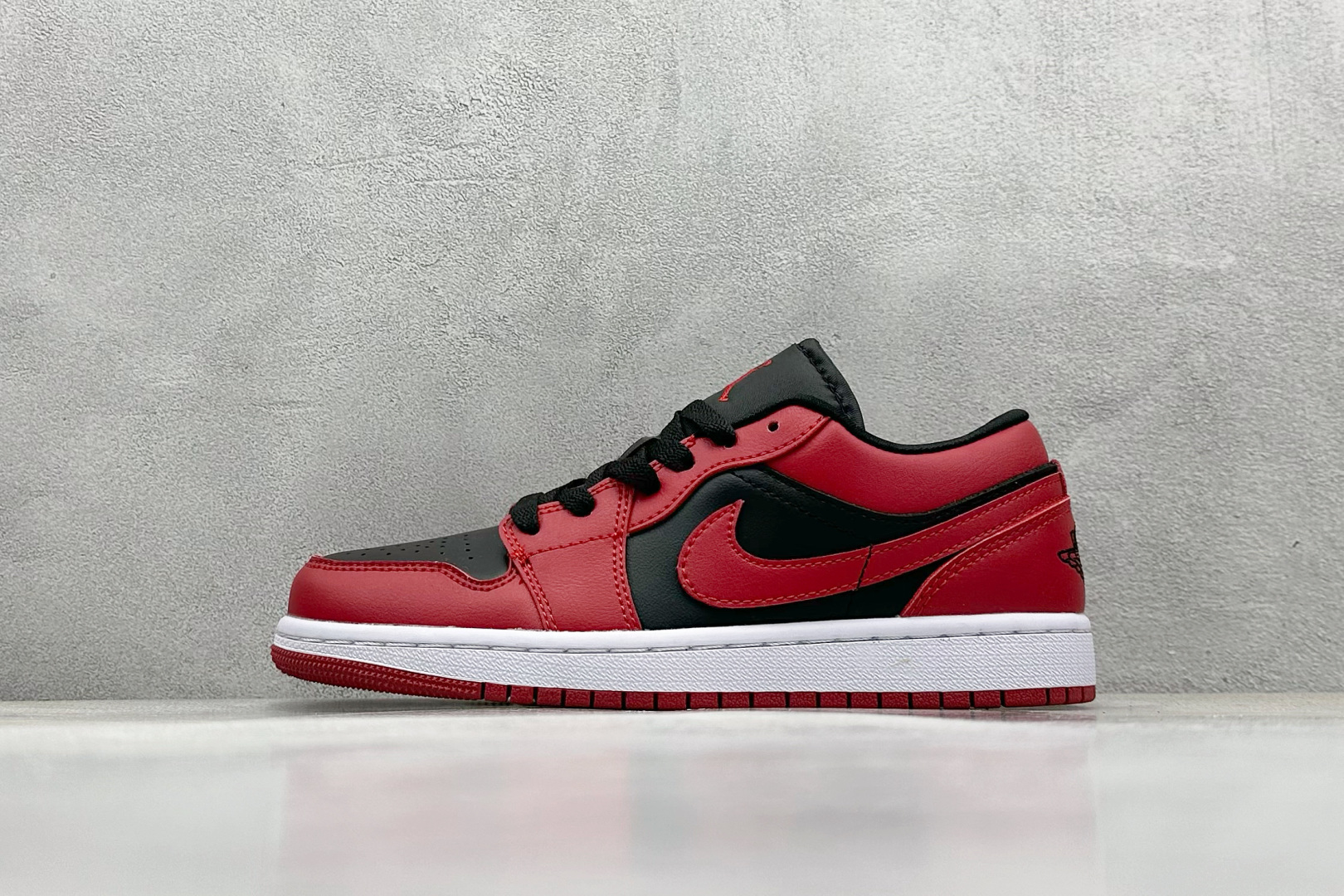 福利特价 
Air Jordan 1 低帮 复古篮球鞋
纯原大厂出品 极力推荐
定制鞋盒 大厂纯原品质出