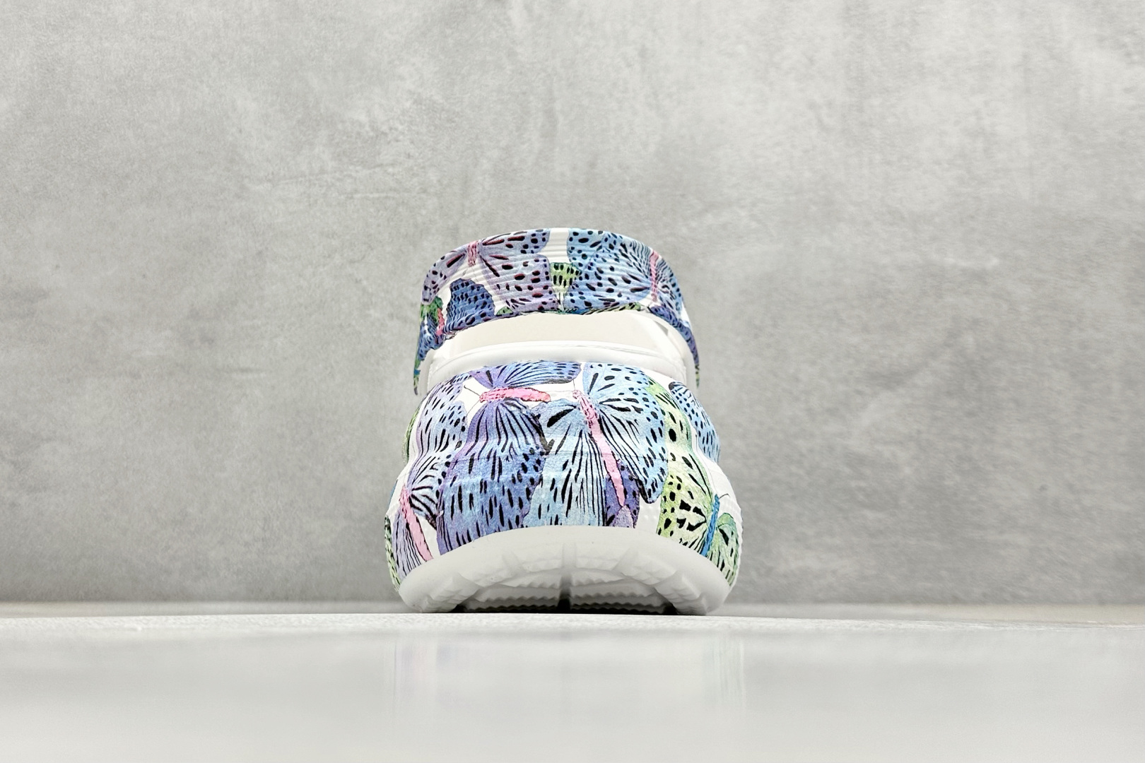  终端放店
K 原装 Crocs卡洛驰 泡芙

Size：W5=34-35
          W6=3