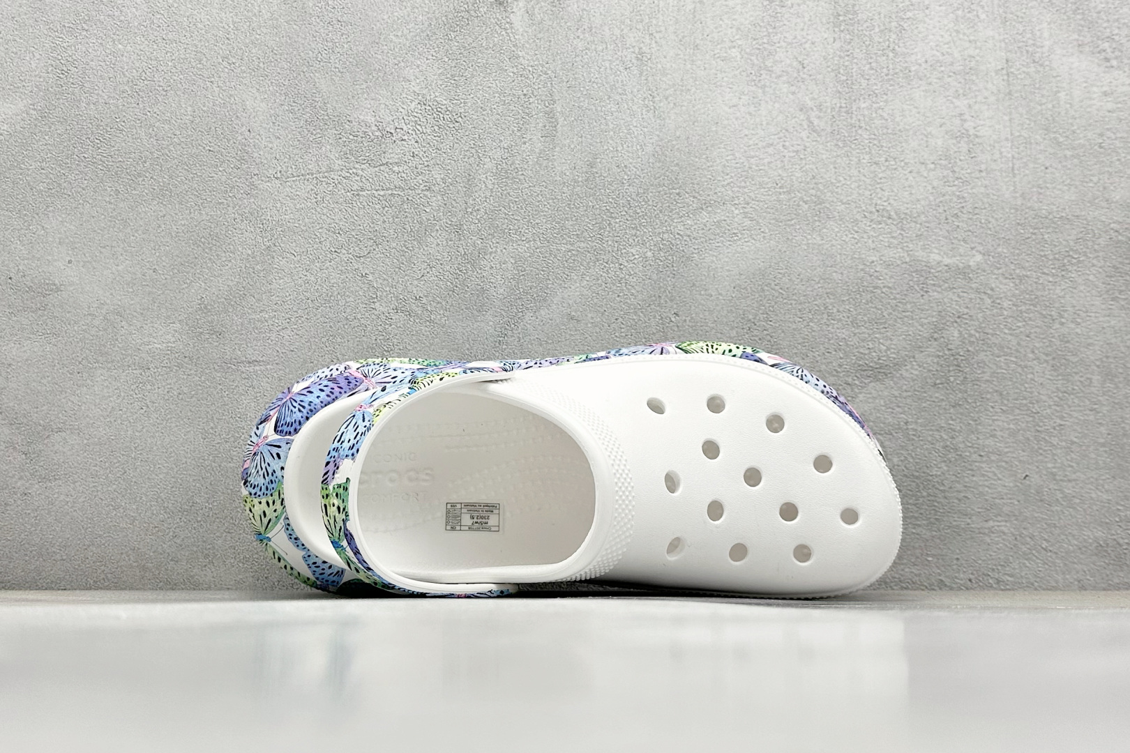  终端放店
K 原装 Crocs卡洛驰 泡芙

Size：W5=34-35
          W6=3