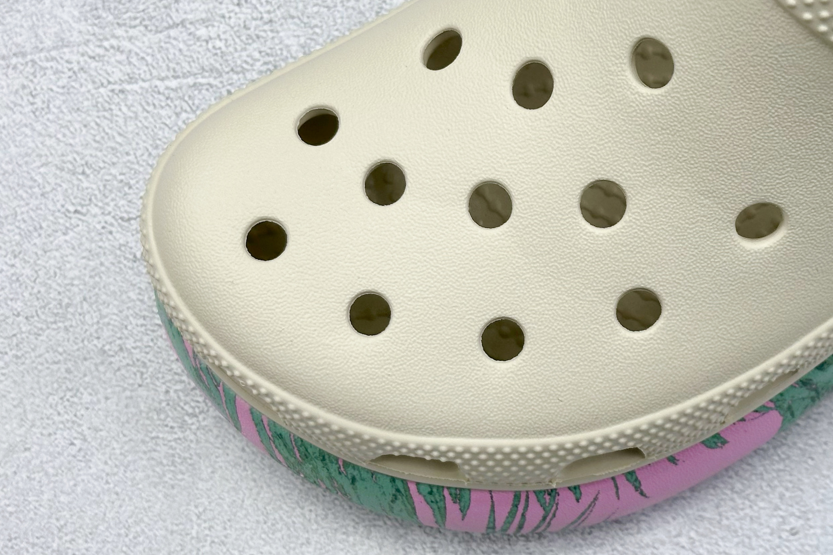 终端放店
K 原装 Crocs卡洛驰 泡芙

Size：W5=34-35
          W6=3
