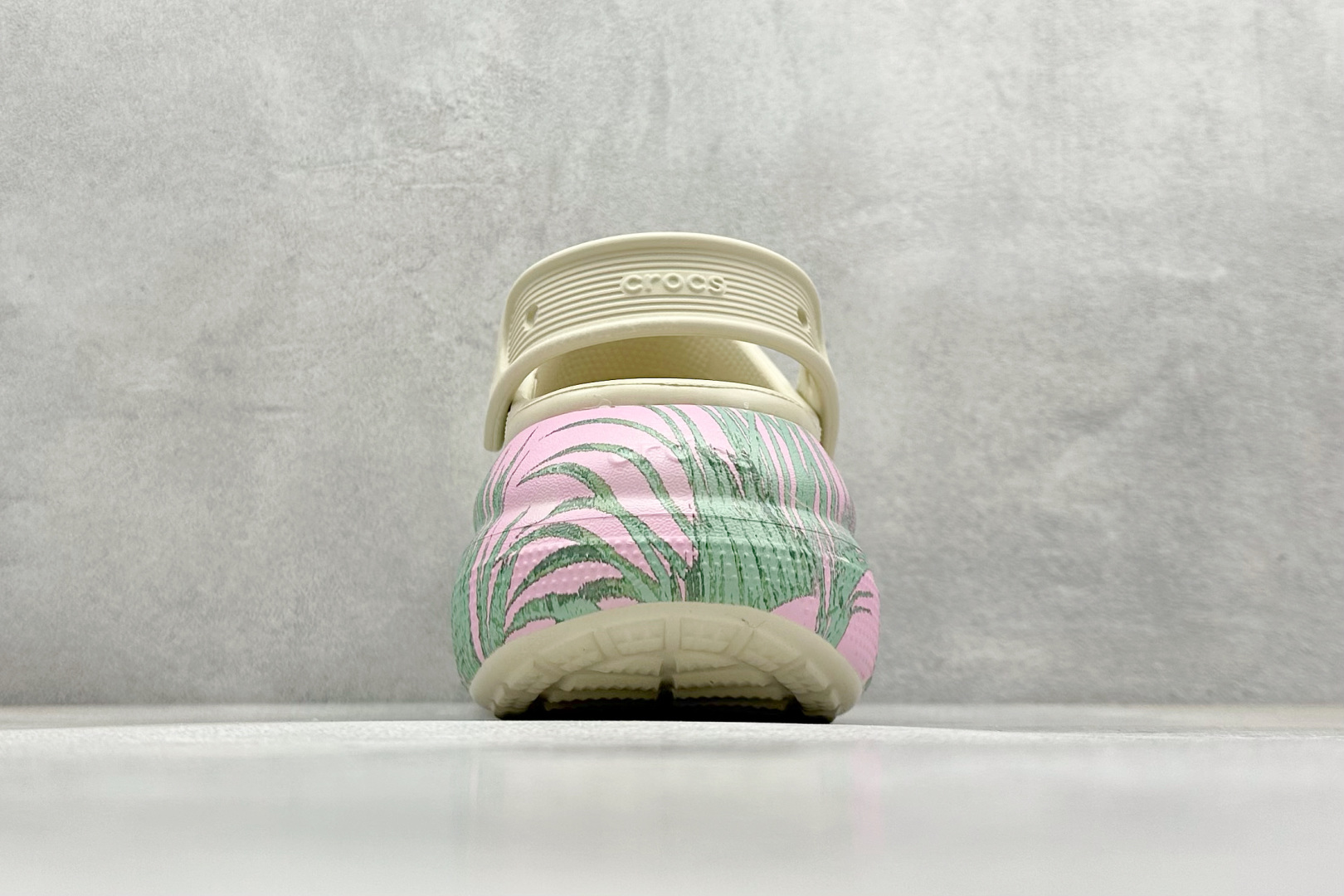  终端放店
K 原装 Crocs卡洛驰 泡芙

Size：W5=34-35
          W6=3
