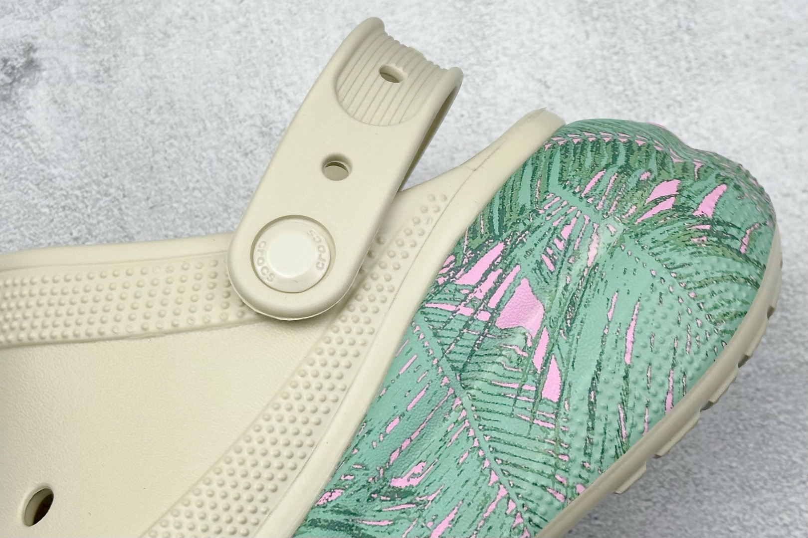  终端放店
K 原装 Crocs卡洛驰 泡芙

Size：W5=34-35
          W6=3