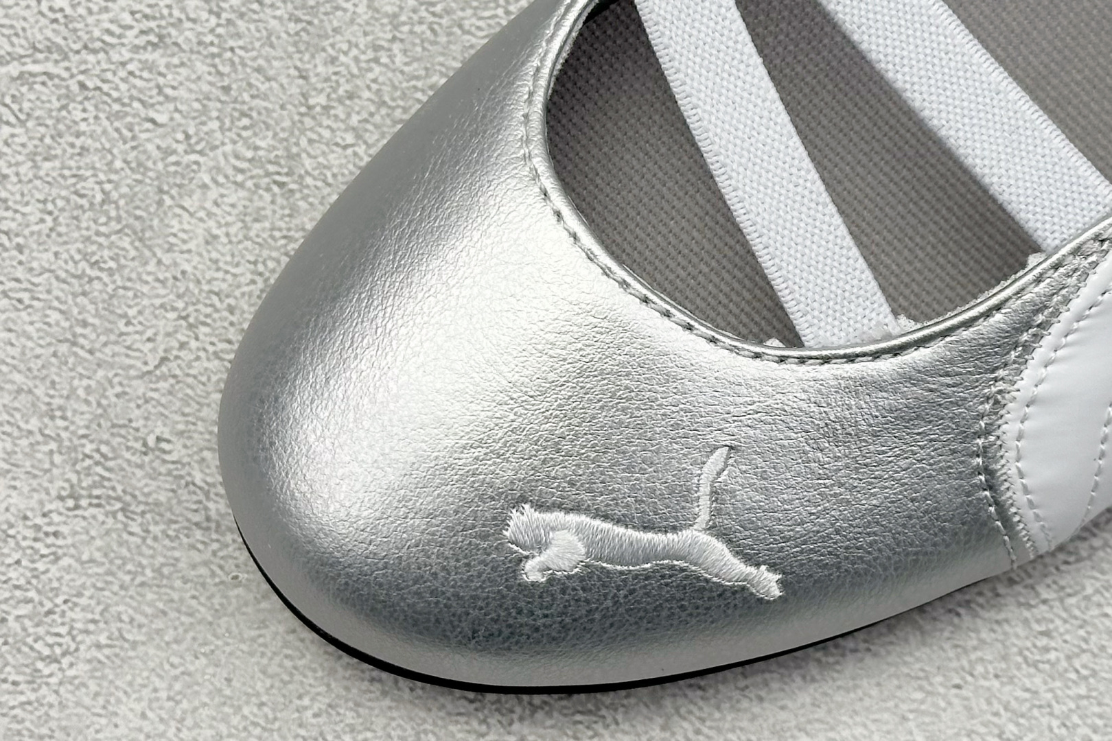  终端放店
FS版 Puma Speedcat Ballet 彪马薄底系列 复古运动休闲跑鞋 
鞋面设计
