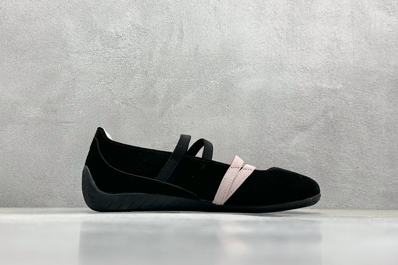  终端放店
FS版 Puma Speedcat Ballet 彪马薄底系列 复古运动休闲跑鞋 
鞋面设计