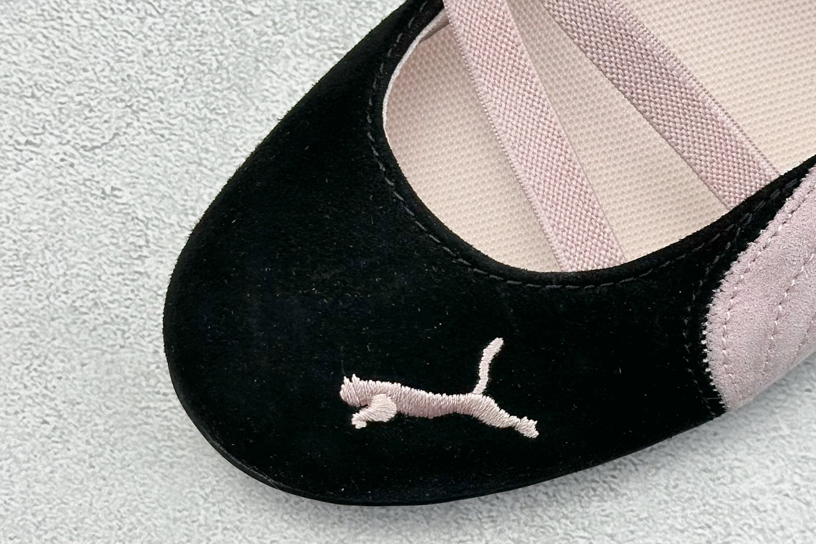  终端放店
FS版 Puma Speedcat Ballet 彪马薄底系列 复古运动休闲跑鞋 
鞋面设计