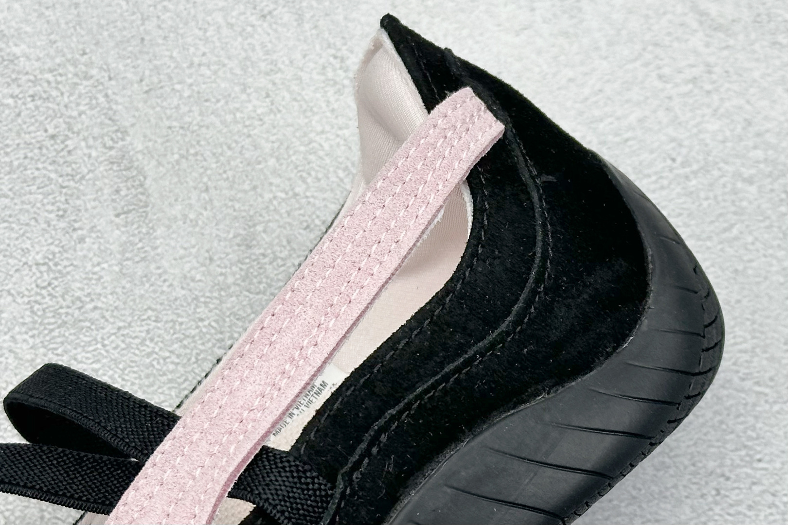  终端放店
FS版 Puma Speedcat Ballet 彪马薄底系列 复古运动休闲跑鞋 
鞋面设计