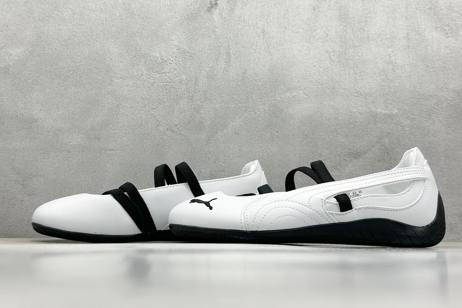  终端放店
FS版 Puma Speedcat Ballet 彪马薄底系列 复古运动休闲跑鞋 
鞋面设计