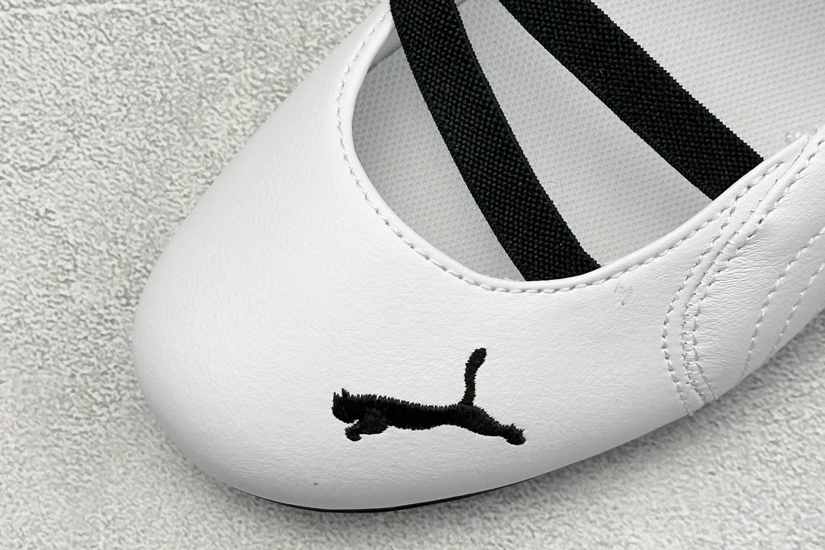  终端放店
FS版 Puma Speedcat Ballet 彪马薄底系列 复古运动休闲跑鞋 
鞋面设计