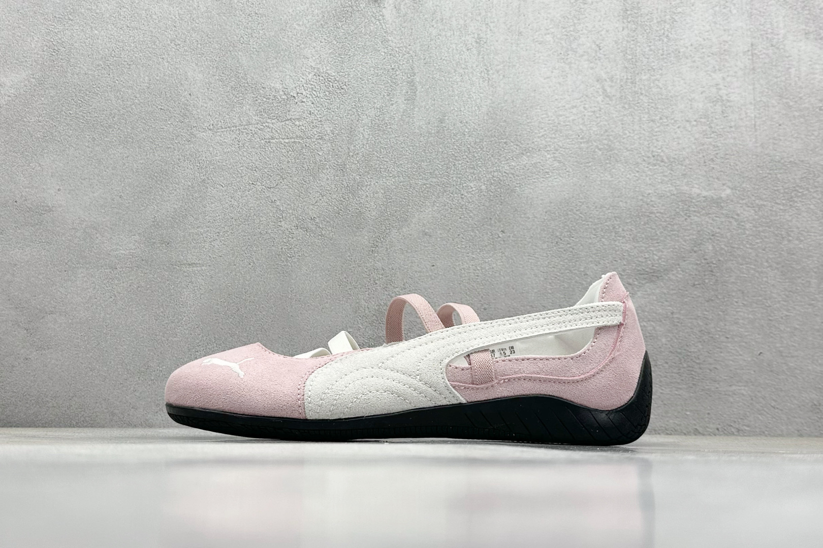  终端放店
FS版 Puma Speedcat Ballet 彪马薄底系列 复古运动休闲跑鞋 
鞋面设计