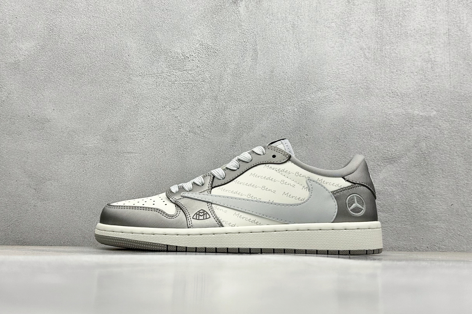 终端放店
XC版 Travis Scott x Nike Air Jordan 1 Low x Mer