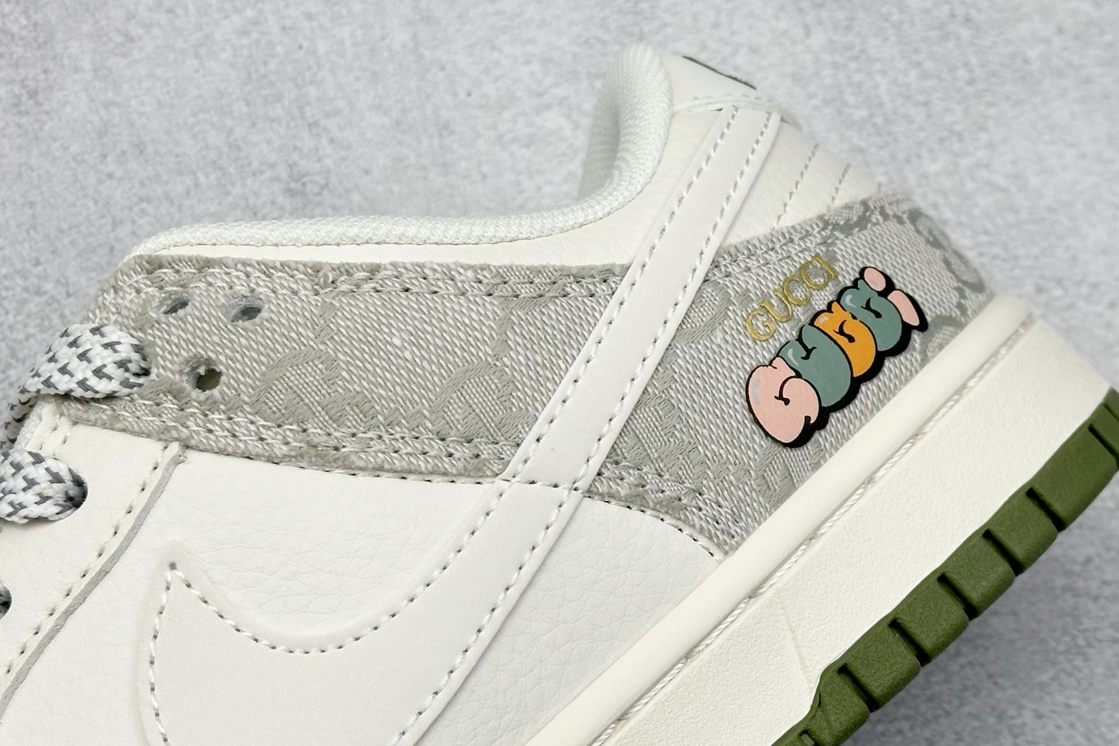  终端放店
XC版 Nike SB Dunk Low x GUCCI 米绿小钩
纯原大厂出品 极力推荐
