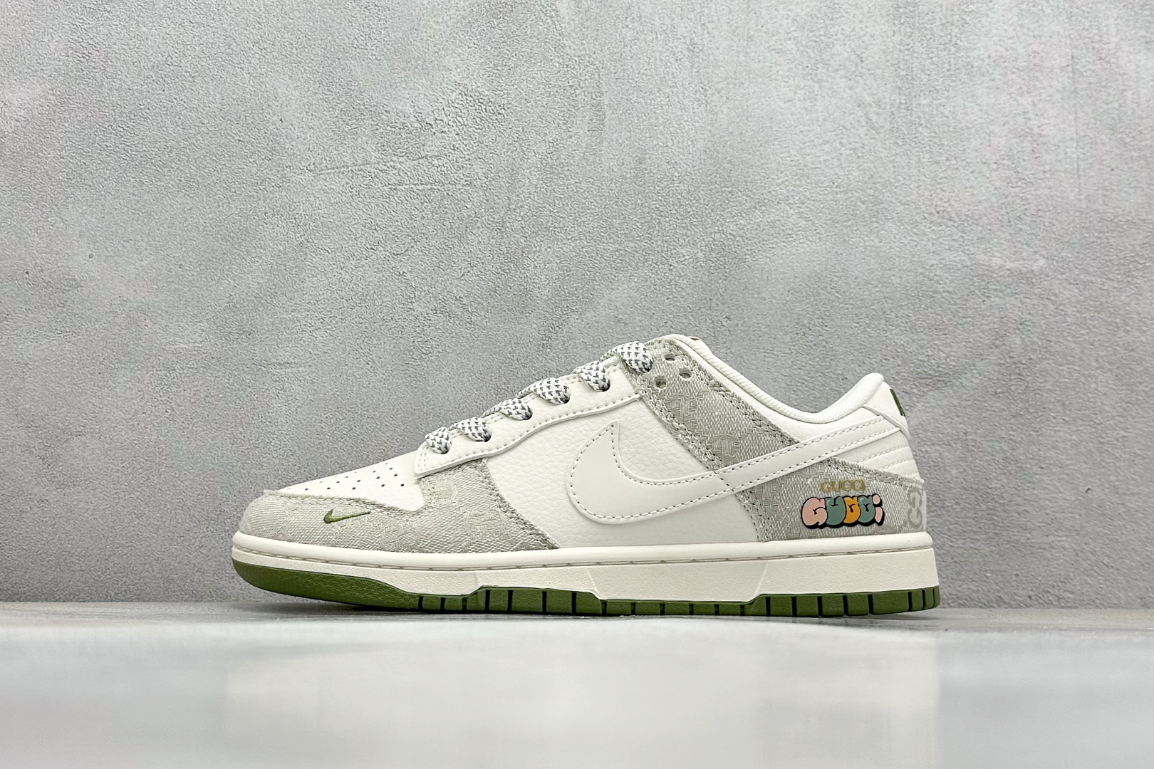  终端放店
XC版 Nike SB Dunk Low x GUCCI 米绿小钩
纯原大厂出品 极力推荐
