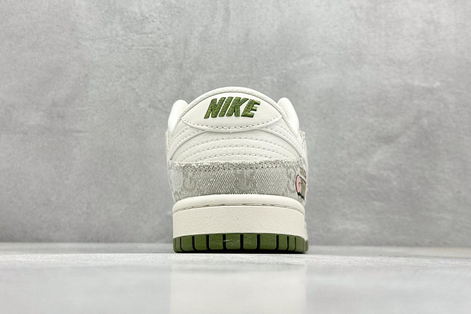  终端放店
XC版 Nike SB Dunk Low x GUCCI 米绿小钩
纯原大厂出品 极力推荐
